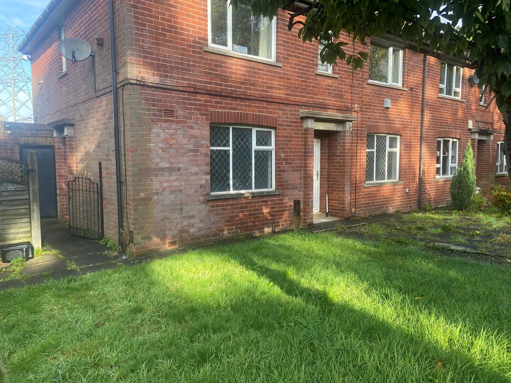 Flat Manchester Road in Rochdale