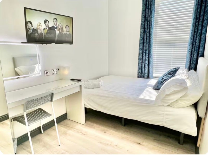 Room Clitheroe Road in Manchester