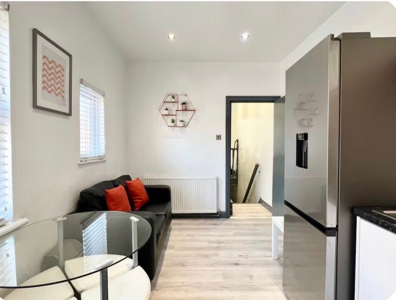 Room Clitheroe Road in Manchester
