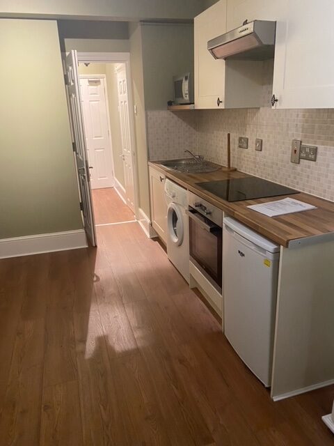 Flat Bedford Hill in Greater London