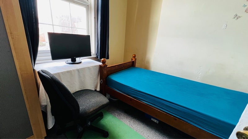 Room Semley Place in Greater London