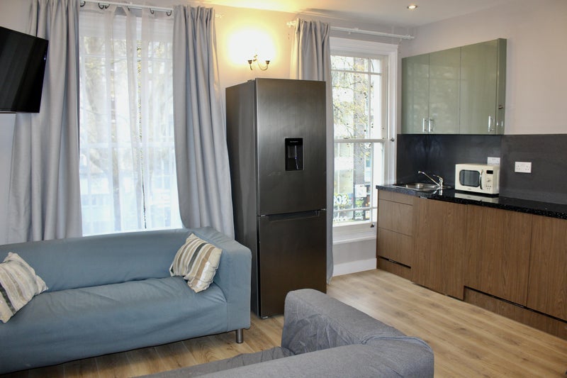 Room New Cross Road in Greater London