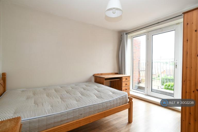 Room Nesbitt Road in Brighton