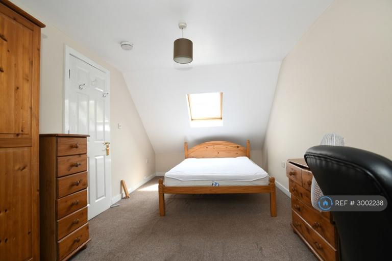 Room Nesbitt Road in Brighton