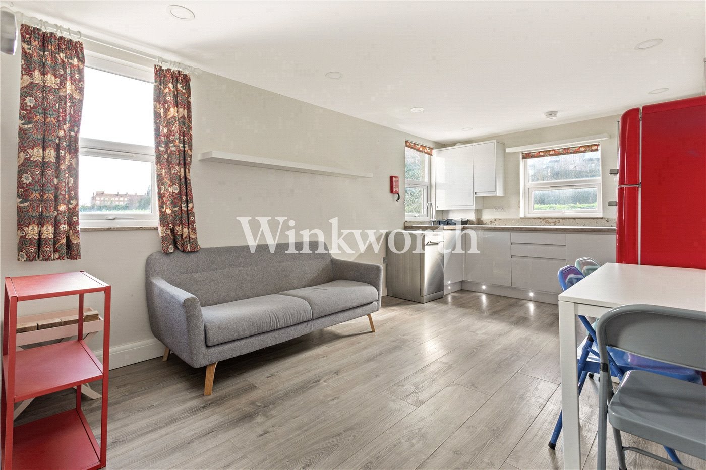 Flat Eade Road in Greater London