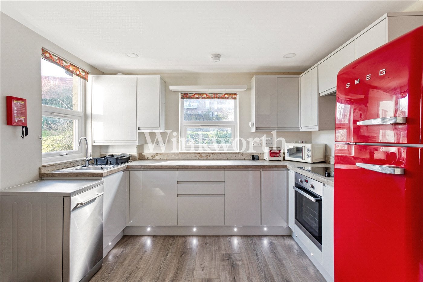 Flat Eade Road in Greater London