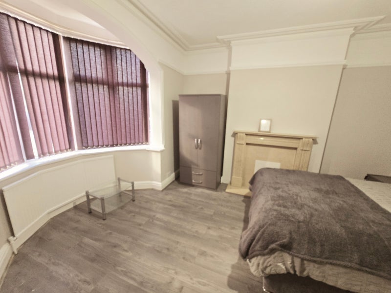 Room Springfield Road in Birmingham