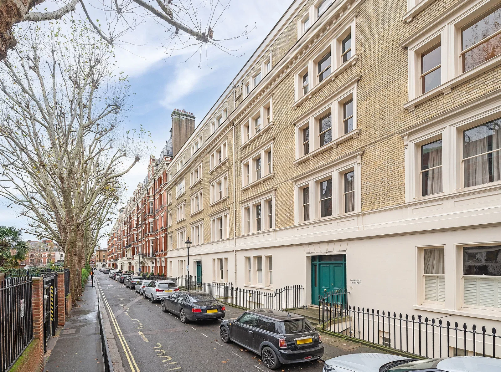 Flat Morpeth Terrace in London