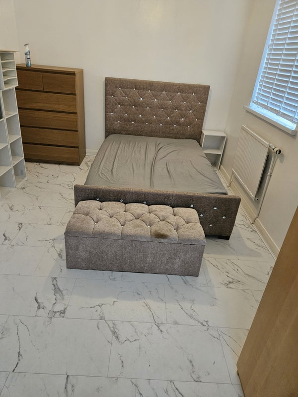 Room Sutton Road in Greater London