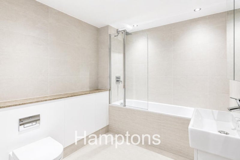 Flat Faraday Road in Greater London