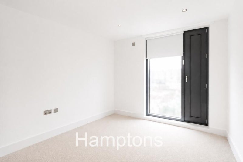 Flat Faraday Road in Greater London