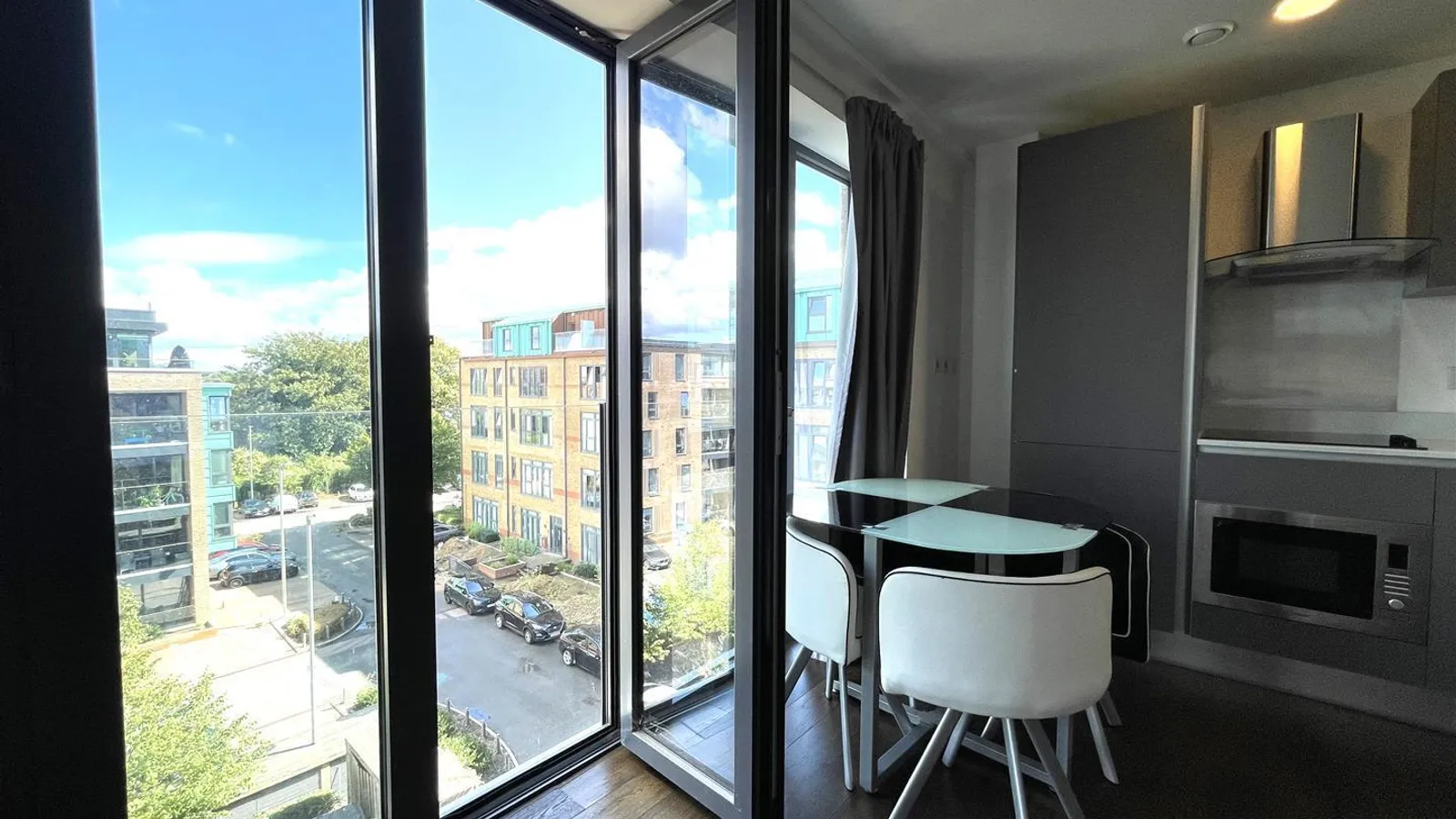 Flat Lilac Place in London