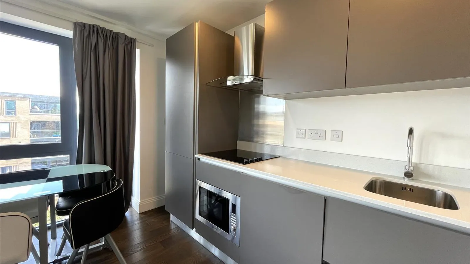 Flat Lilac Place in London