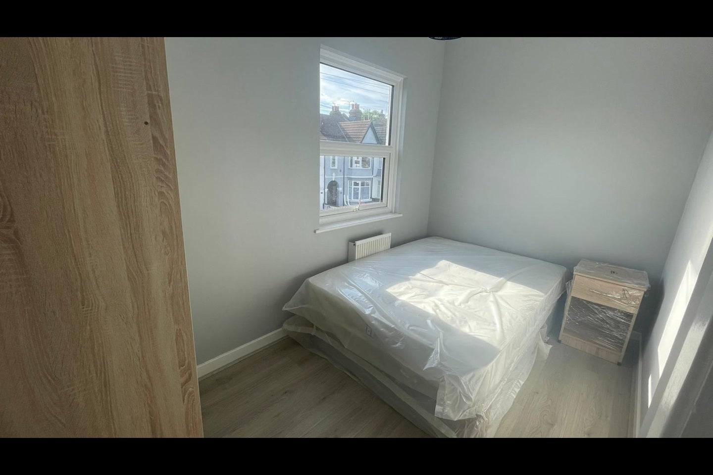 Flat Oakleigh Park Drive in Southend-on-Sea