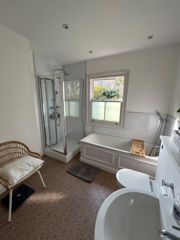 Room Southgate Road in Greater London