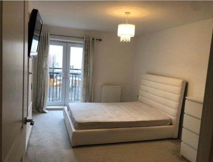 Room Gumley Road in Grays