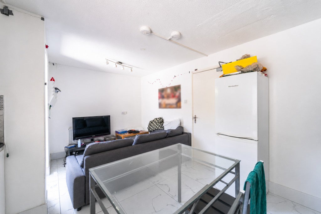 Flat Dresden Close in Greater London