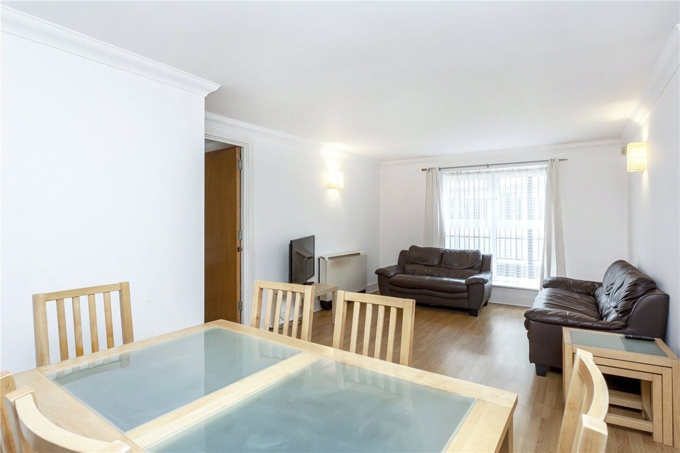 Flat Melville Place in Greater London