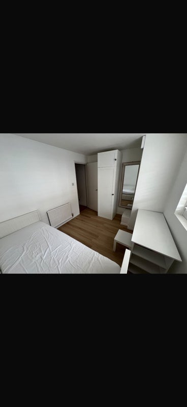 Room Brooksby Street in Greater London