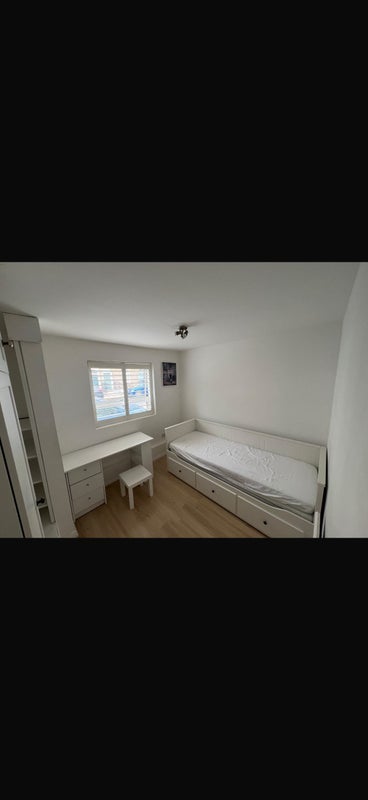 Room Brooksby Street in Greater London