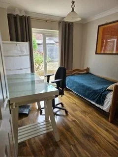 Room Malthouse Lane in Surrey Heath