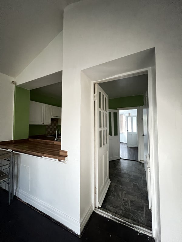 Room Kingsdale Grove in Bradford