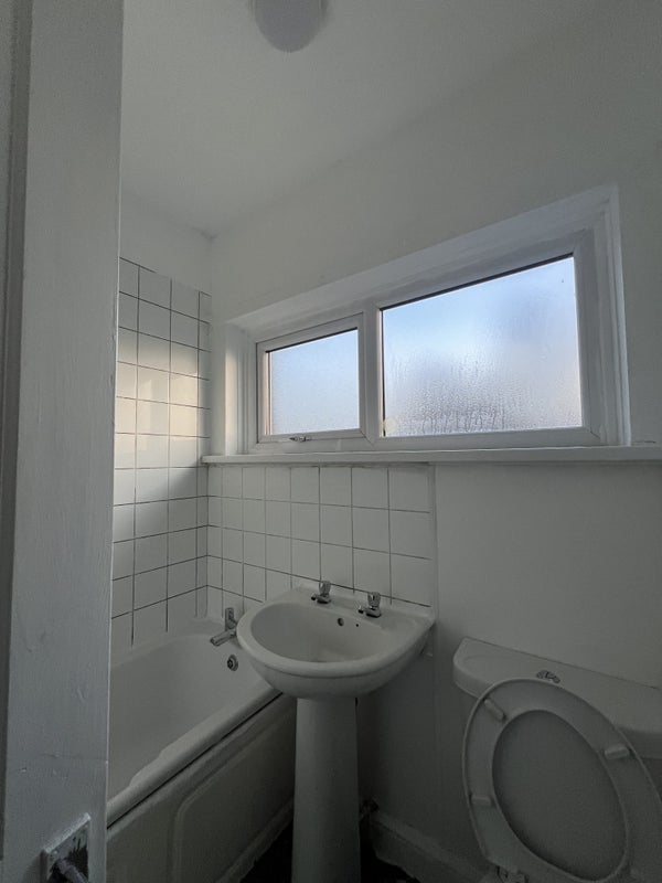 Room Kingsdale Grove in Bradford