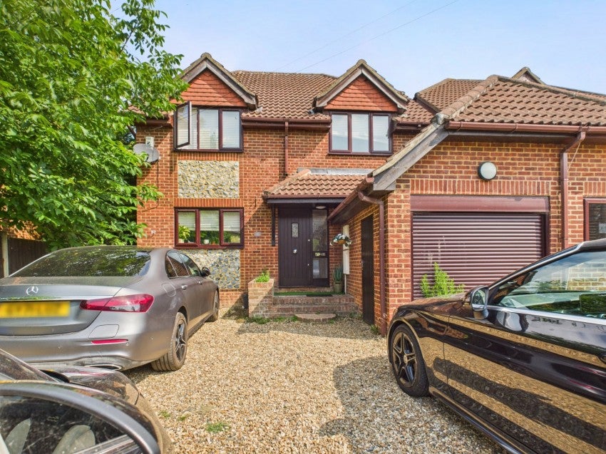 House Ouseley Road in Wraysbury