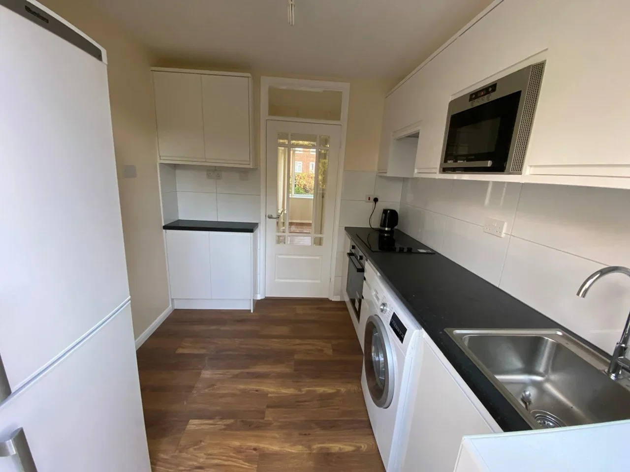 Flat Model Farm Close in Greater London