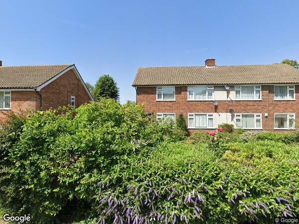 Flat Model Farm Close in Greater London