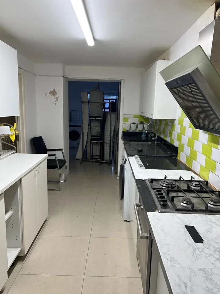 House Kennedy Close in Greater London