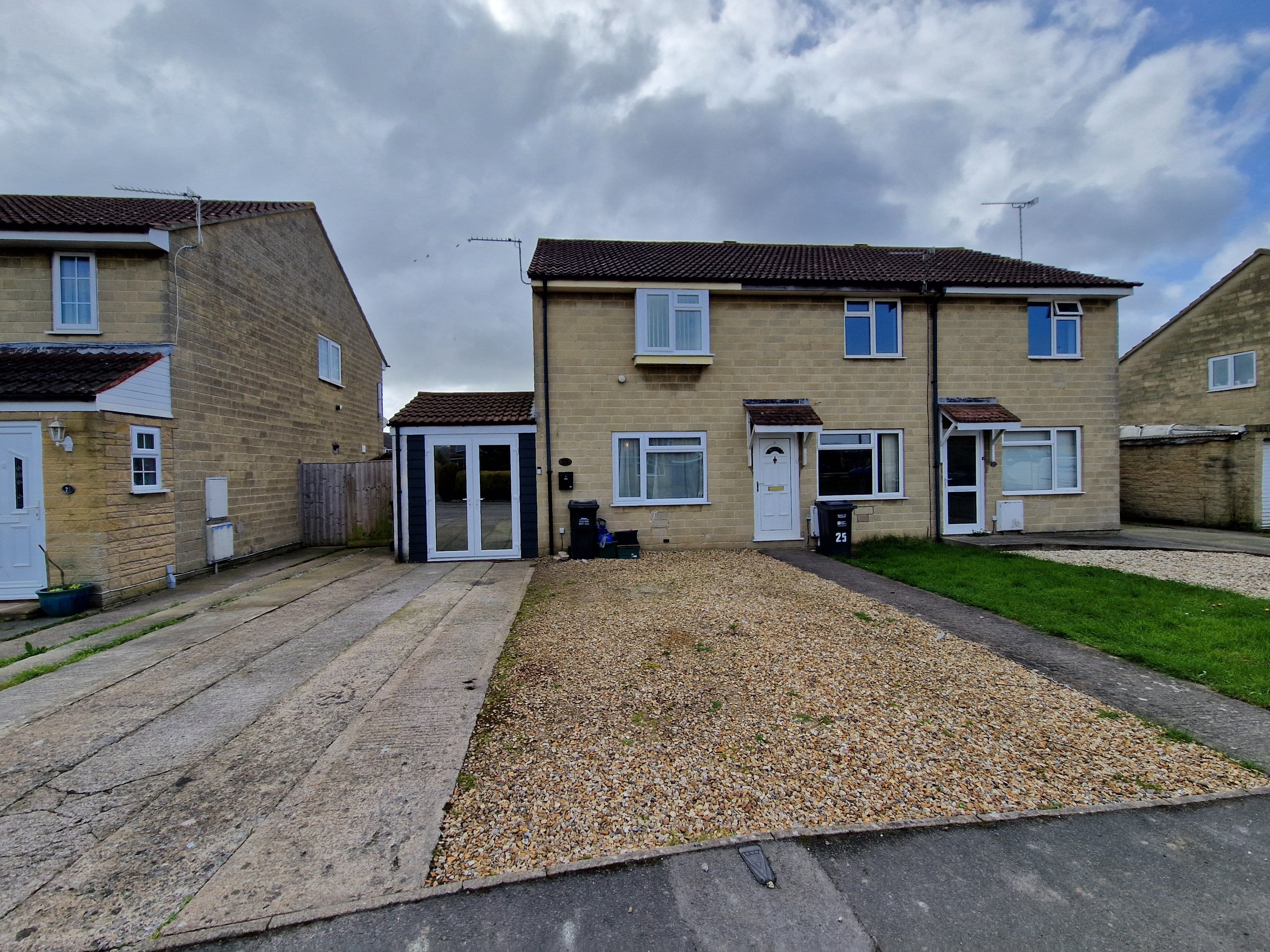 House Six Acres Close in Taunton