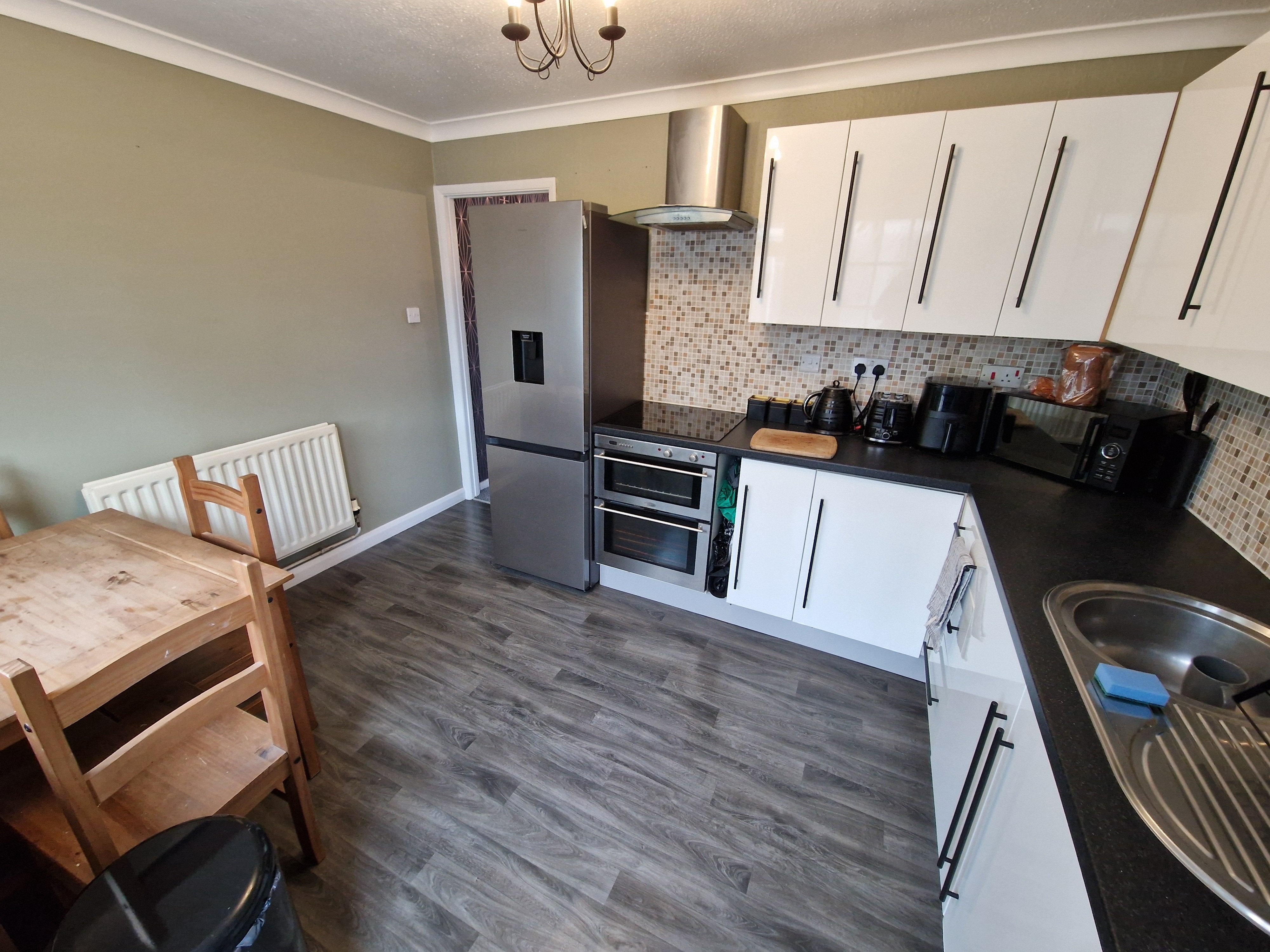 House Six Acres Close in Taunton