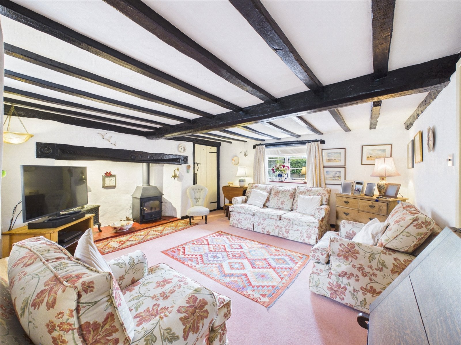 House Middle Farm Close in South Oxfordshire