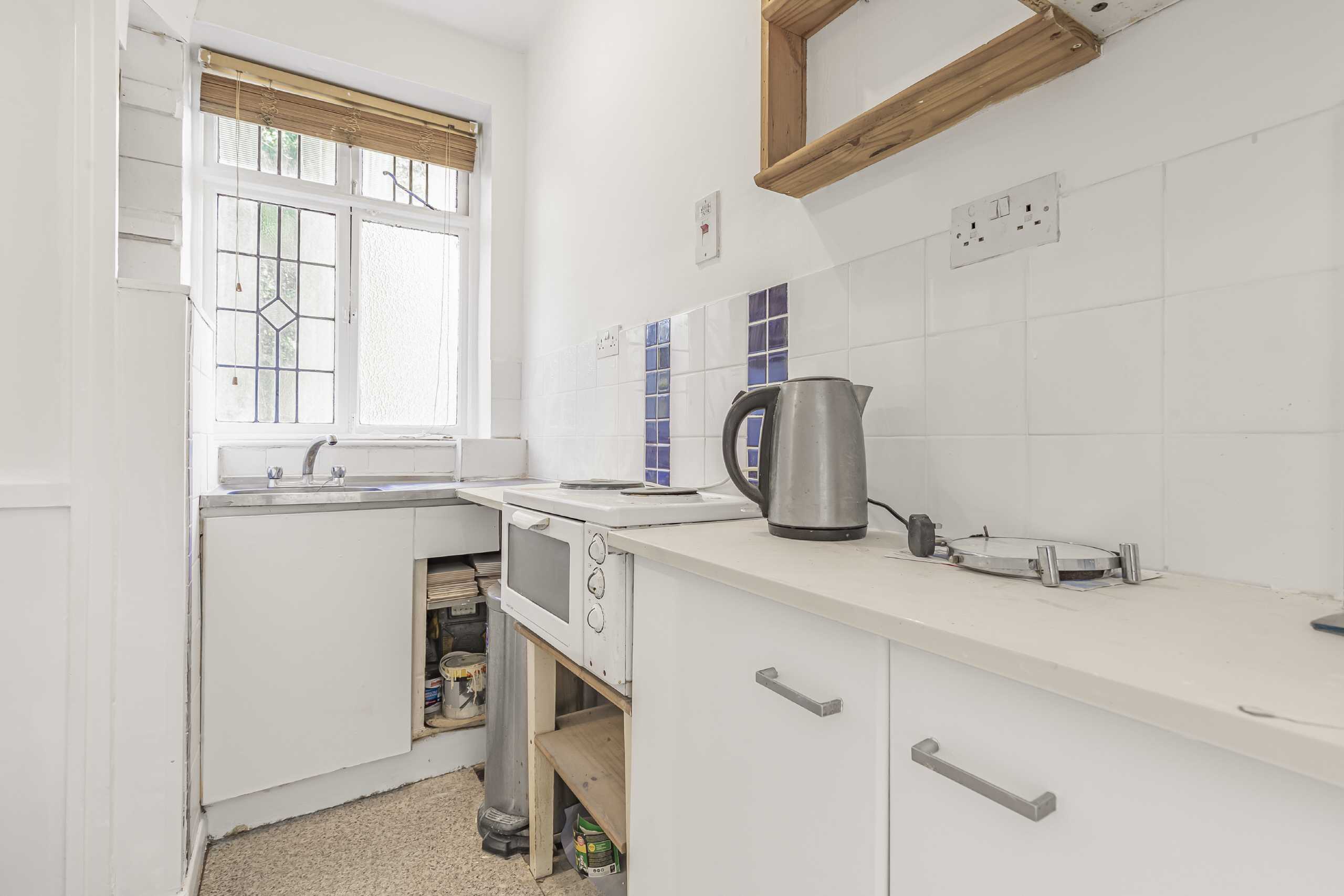 Flat Tudor Close in Greater London