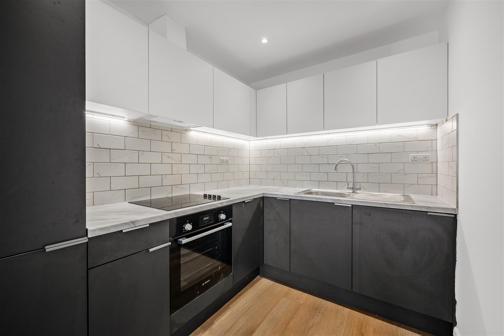 Flat Pine Court in Swindon