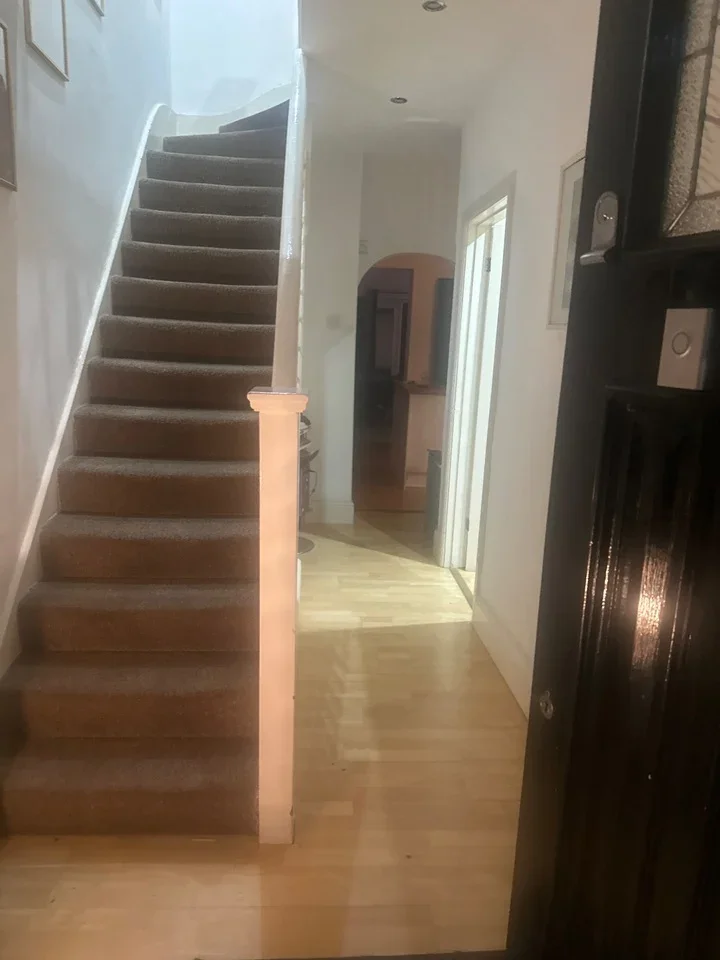 Room Westmount Road in Greater London