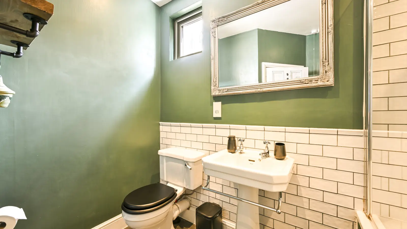 Flat Barlby Road in Greater London