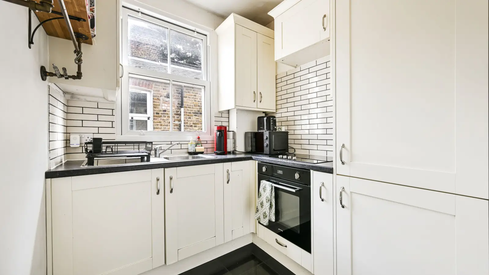 Flat Barlby Road in Greater London