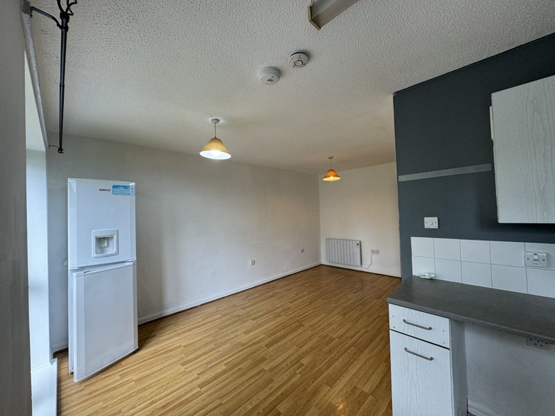 Flat Parry Court in Nottingham