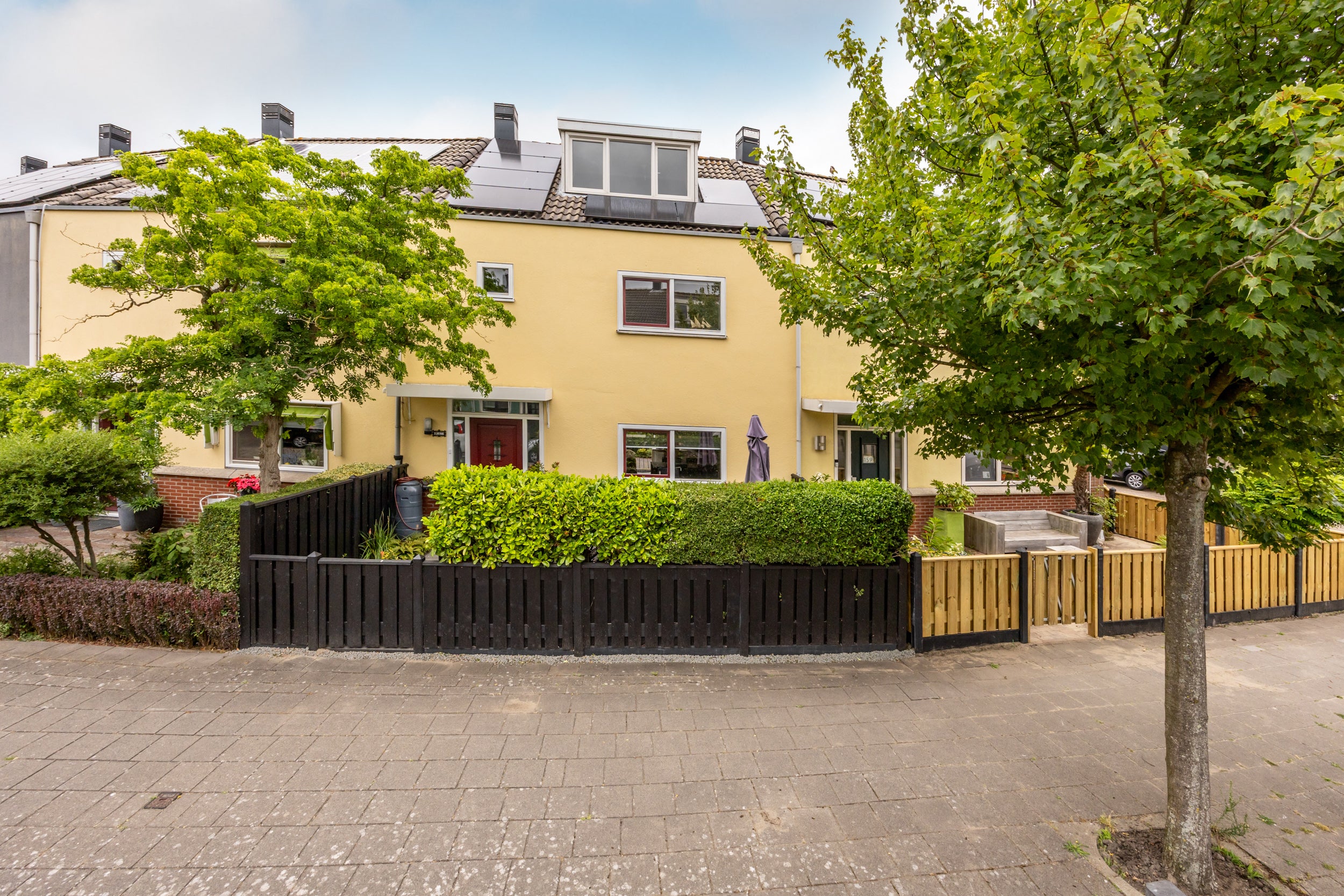 Huis Floraronde 157 in Velserbroek