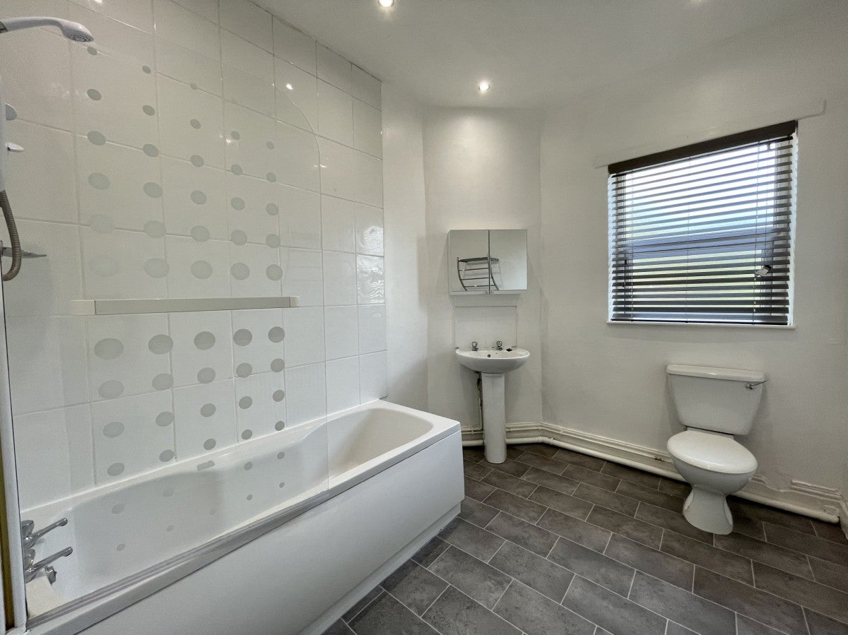Room Derby Street West in West Lancashire