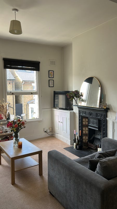 Flat Jelf Road in Greater London