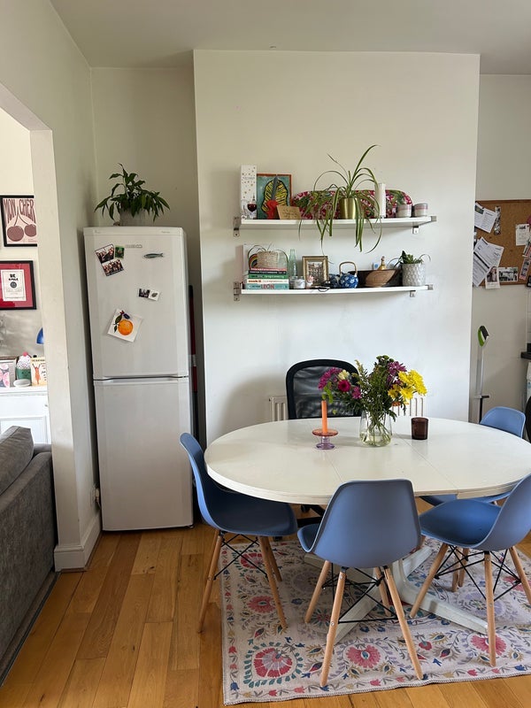Flat Jelf Road in Greater London