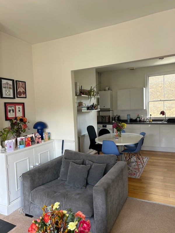 Flat Jelf Road in Greater London