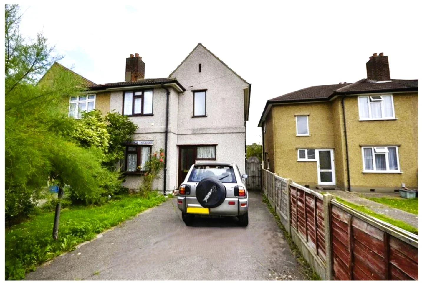 House Crown Road in Greater London
