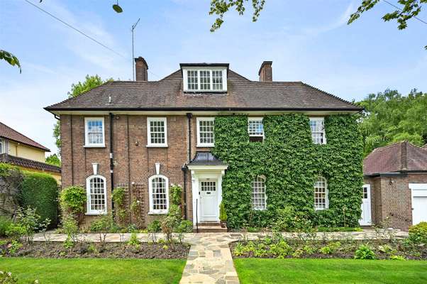 House Wolsey Road in Three Rivers