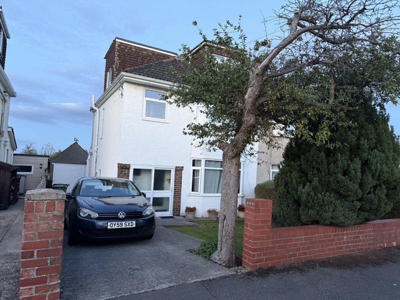 Room Woodhall Close in Bristol