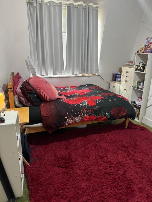 Room Hammersmith Bridge Road in Greater London