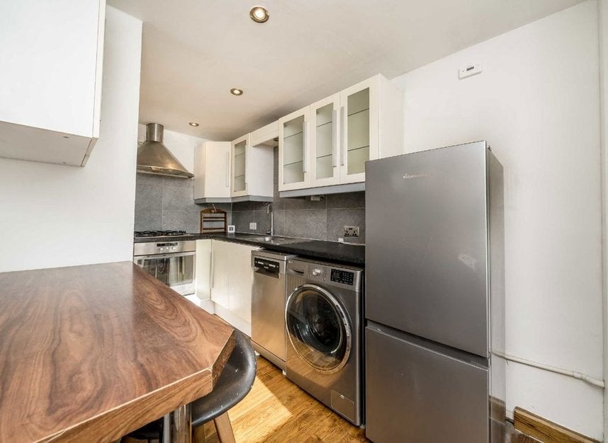 Flat Beatrice Road in Greater London